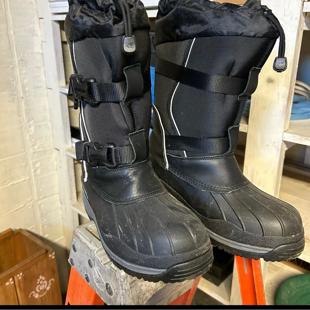Women’s 11 Baffin Impact Snow Ice Boots